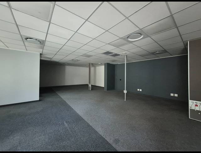3,439M² OFFICE TO LET IN WAVERLEY
